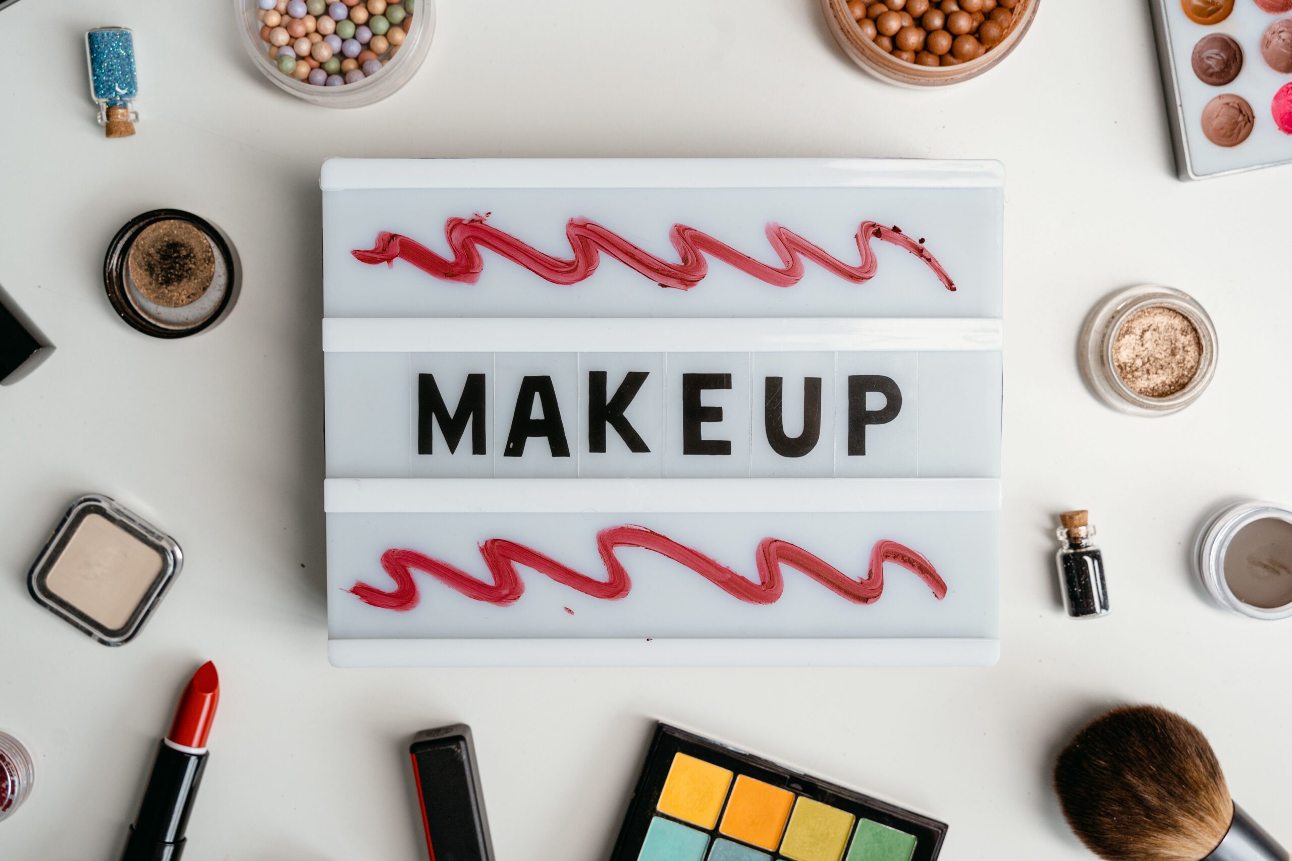 15 Easy Makeup Hacks Every Beginner Should Try in 2026